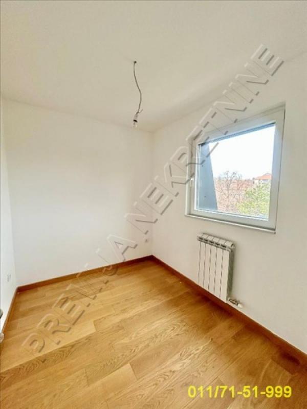 Stan na prodaju u Beogradu, Severni bulevar, trosoban, 45m2, cena 155000 evra