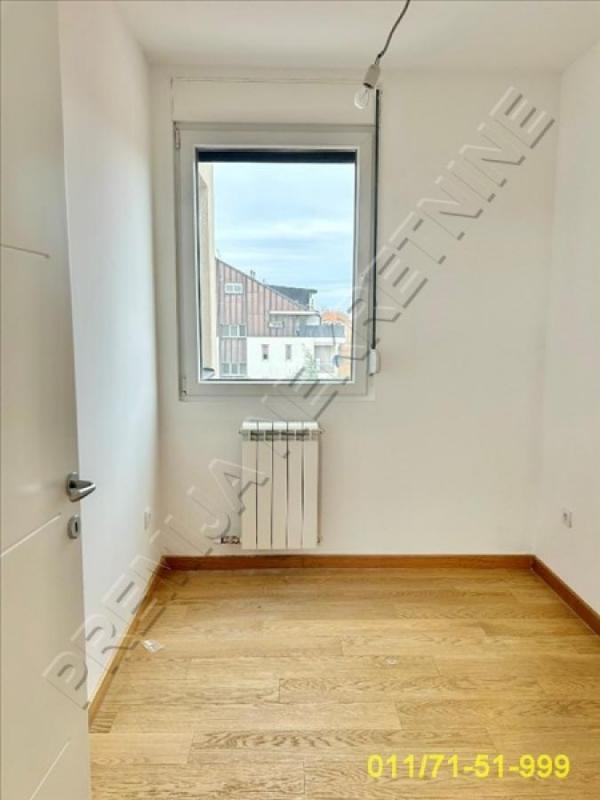 Stan na prodaju u Beogradu, Severni bulevar, trosoban, 45m2, cena 155000 evra