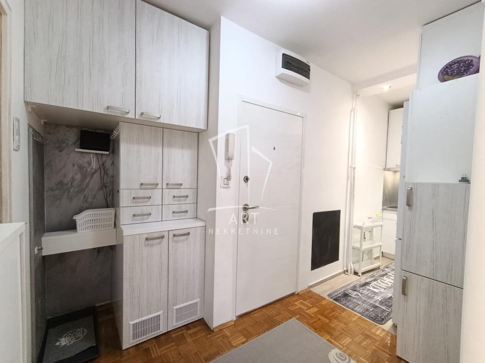 Stan na prodaju u Beogradu, Čukarica, jednosoban, 41m2, cena 135000 evra