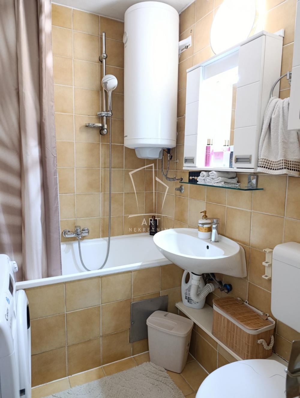 Stan na prodaju u Beogradu, Čukarica, jednosoban, 41m2, cena 135000 evra