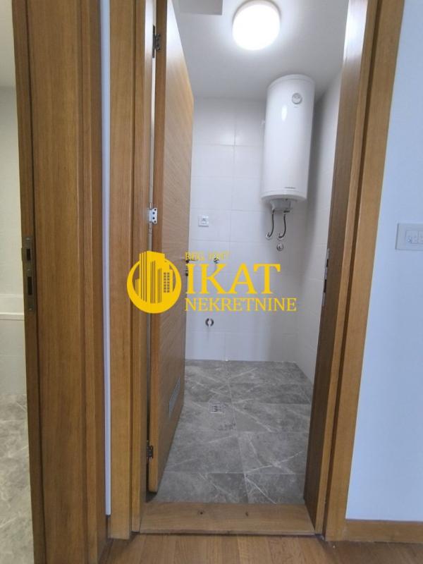 Stan na prodaju u Beogradu, Zemun, trosoban, 91m2, cena 300000 evra