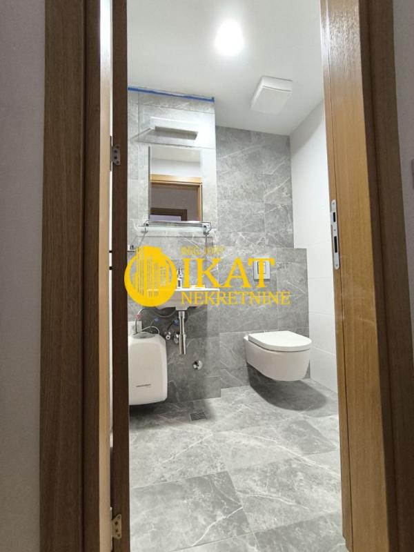 Stan na prodaju u Beogradu, Zemun, trosoban, 91m2, cena 300000 evra