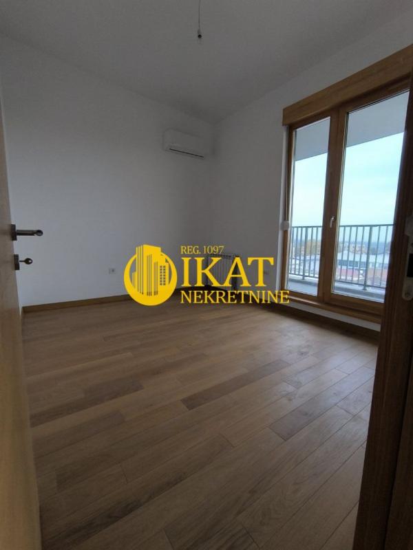 Stan na prodaju u Beogradu, Zemun, trosoban, 91m2, cena 300000 evra