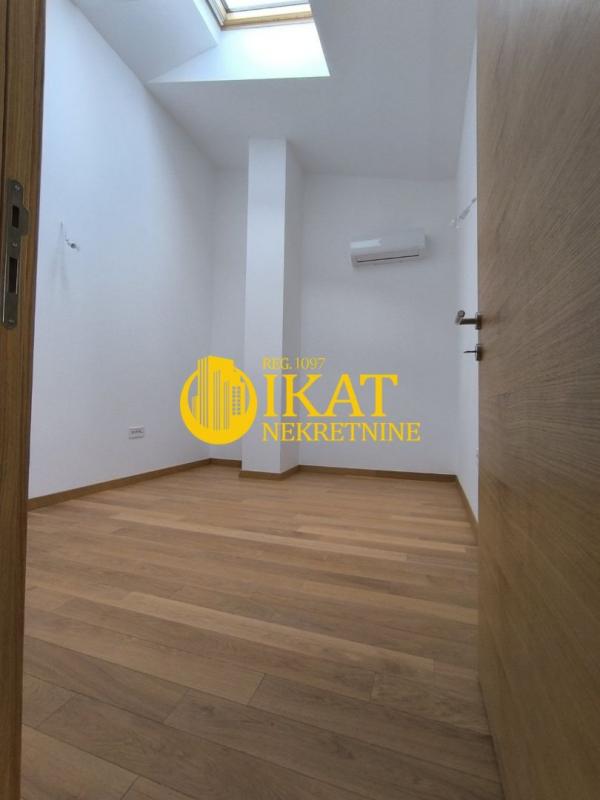 Stan na prodaju u Beogradu, Zemun, trosoban, 91m2, cena 300000 evra