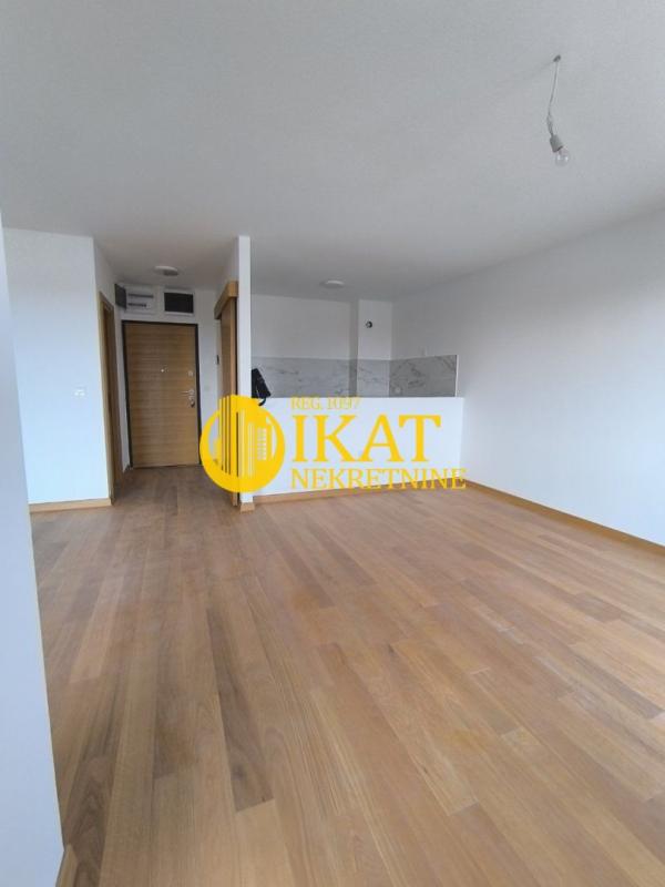 Stan na prodaju u Beogradu, Zemun, trosoban, 91m2, cena 300000 evra