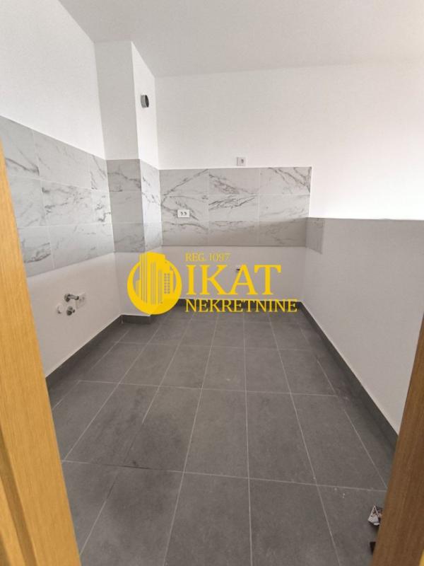 Stan na prodaju u Beogradu, Zemun, trosoban, 91m2, cena 300000 evra