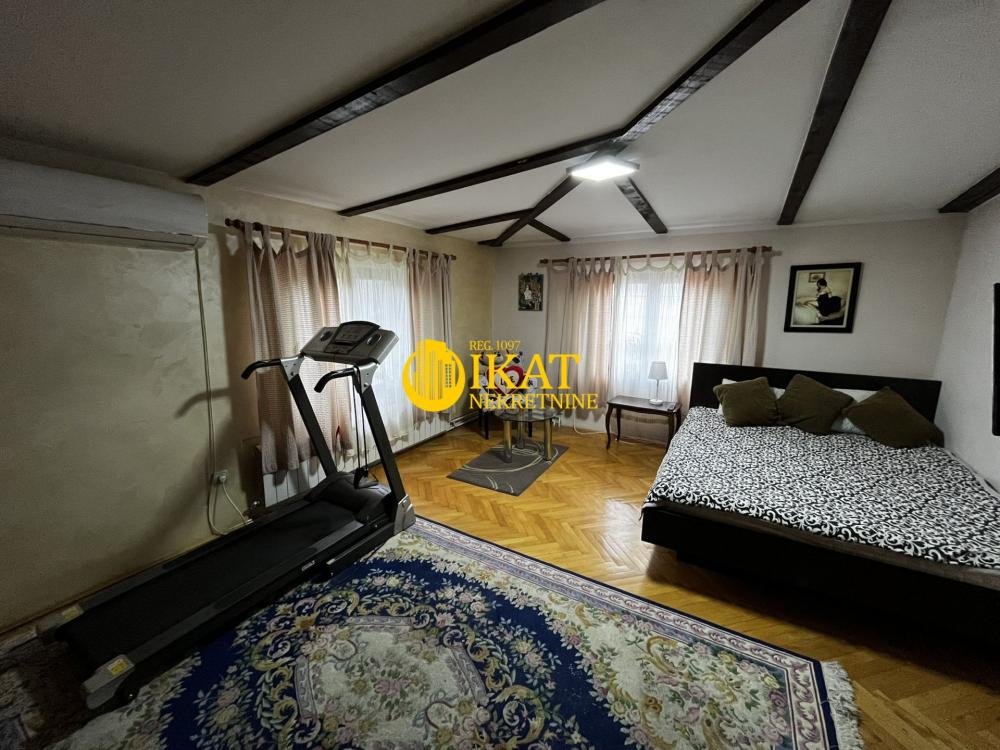 Stan na prodaju u Beogradu, Karaburma, 136m2, cena 278000 evra