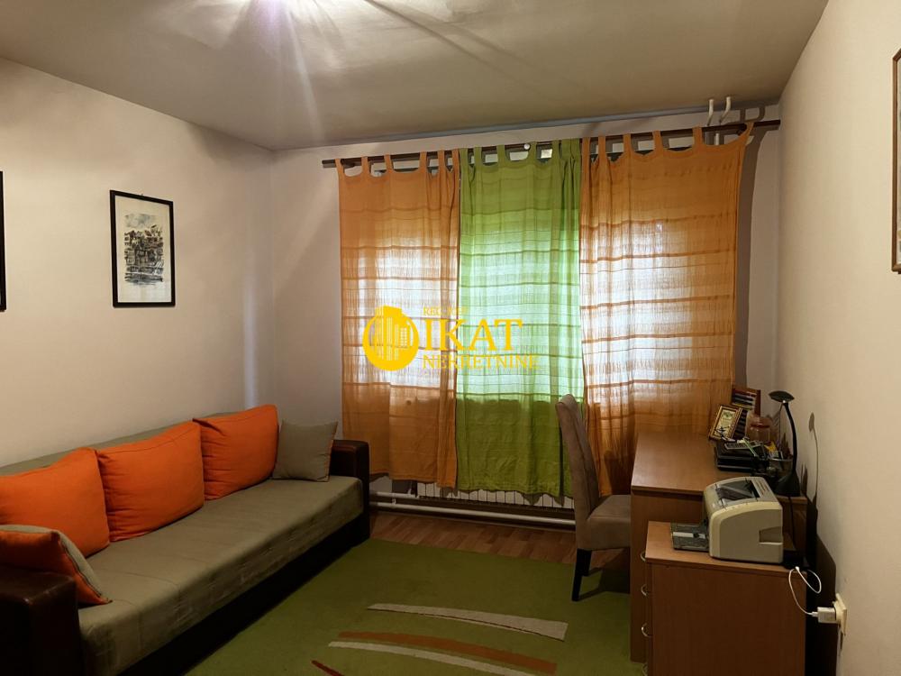 Stan na prodaju u Beogradu, Karaburma, 136m2, cena 278000 evra