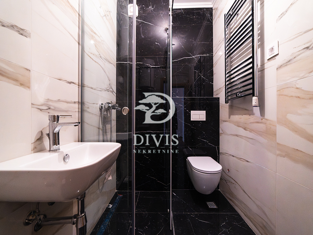 Stan na prodaju u Beogradu, Vračar, jednoiposoban, 42m2, cena 221500 evra