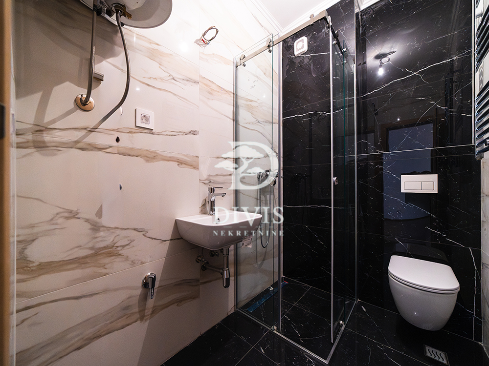 Stan na prodaju u Beogradu, Vračar, jednoiposoban, 42m2, cena 221500 evra