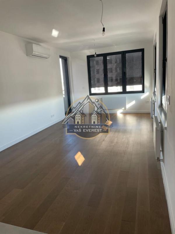 Stan na prodaju u Beogradu, Novi Beograd blok 58, cetvorosoban, 83m2, cena 390000 evra