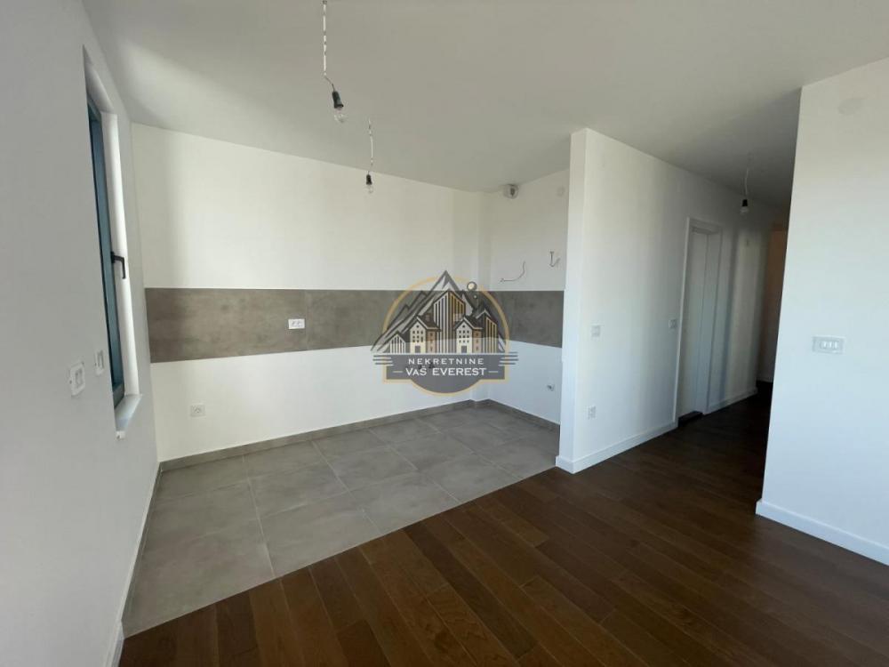 Stan na prodaju u Beogradu, Novi Beograd blok 58, cetvorosoban, 83m2, cena 390000 evra