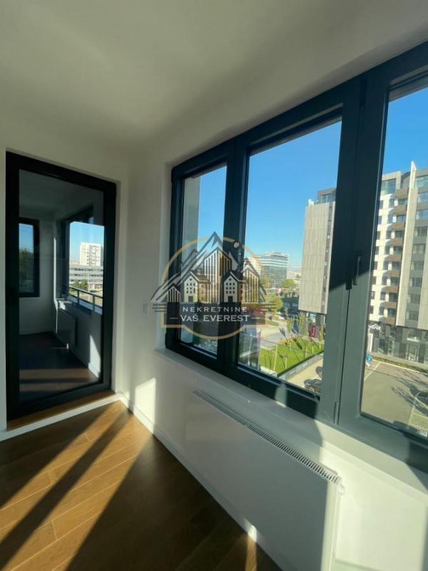 Stan na prodaju u Beogradu, Novi Beograd blok 58, cetvorosoban, 83m2, cena 390000 evra