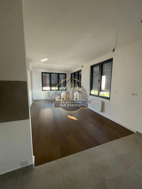 Stan na prodaju u Beogradu, Novi Beograd blok 58, cetvorosoban, 83m2, cena 390000 evra