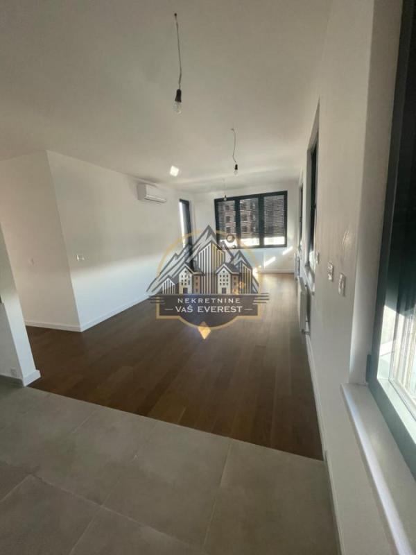 Stan na prodaju u Beogradu, Novi Beograd blok 58, cetvorosoban, 83m2, cena 390000 evra