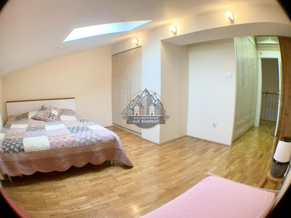 Stan na prodaju u Beogradu, Đeram pijaca, troiposoban, 157m2, cena 390000 evra