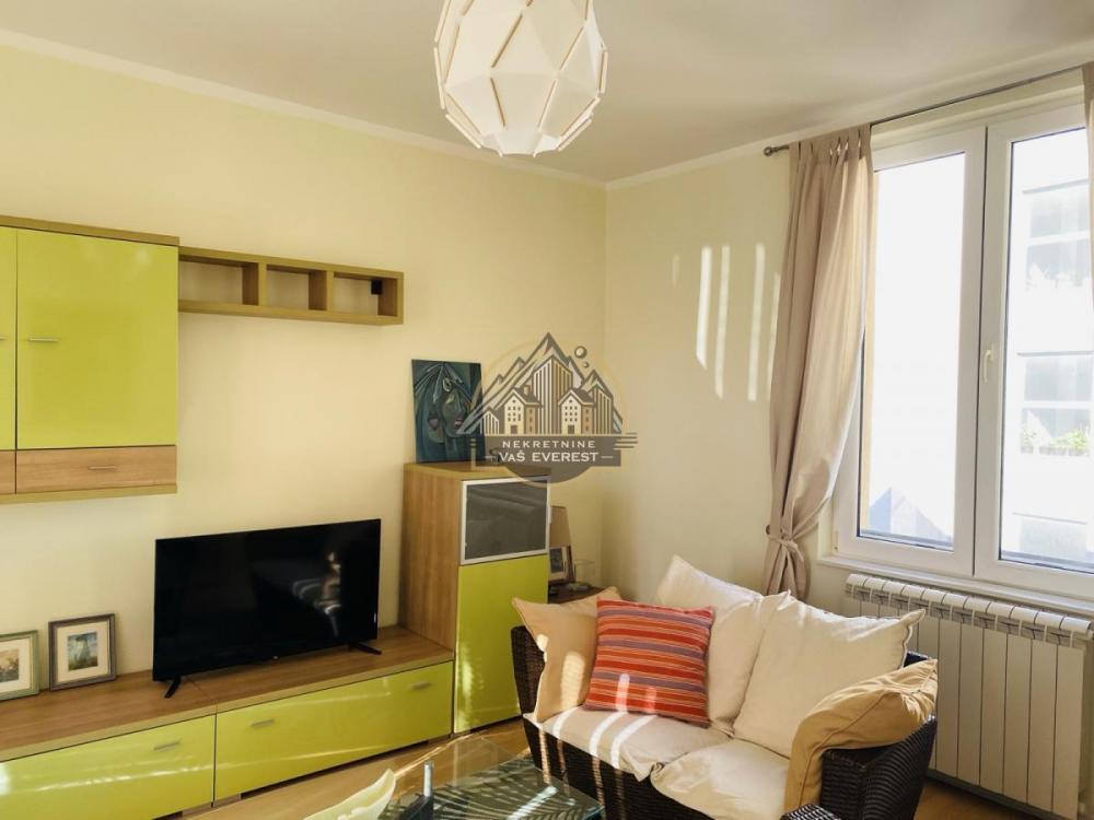 Stan na prodaju u Beogradu, Voždovac, dvoiposoban, 60m2, cena 220000 evra