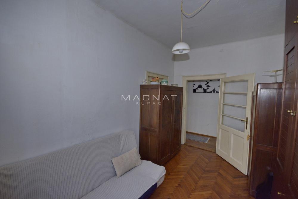 Stan na prodaju u Beogradu, Savski venac, trosoban, 81m2, cena 330000 evra