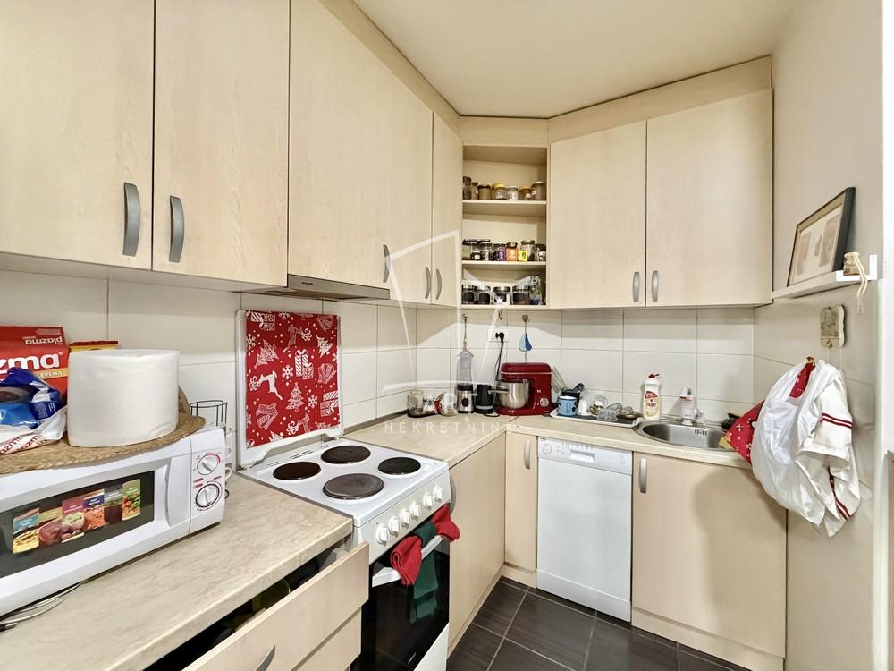 Stan na prodaju u Beogradu, Borča, dvosoban, 36m2, cena 90000 evra