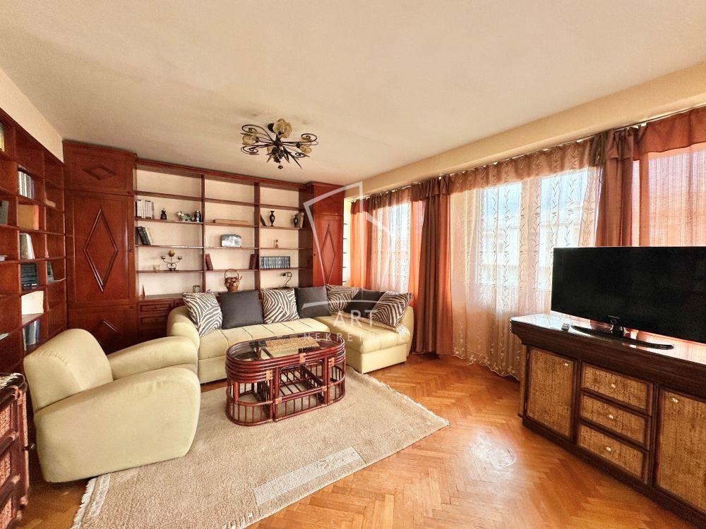 Stan na prodaju u Beogradu, Kalenić pijaca, cetvorosoban, 107m2, cena 450000 evra