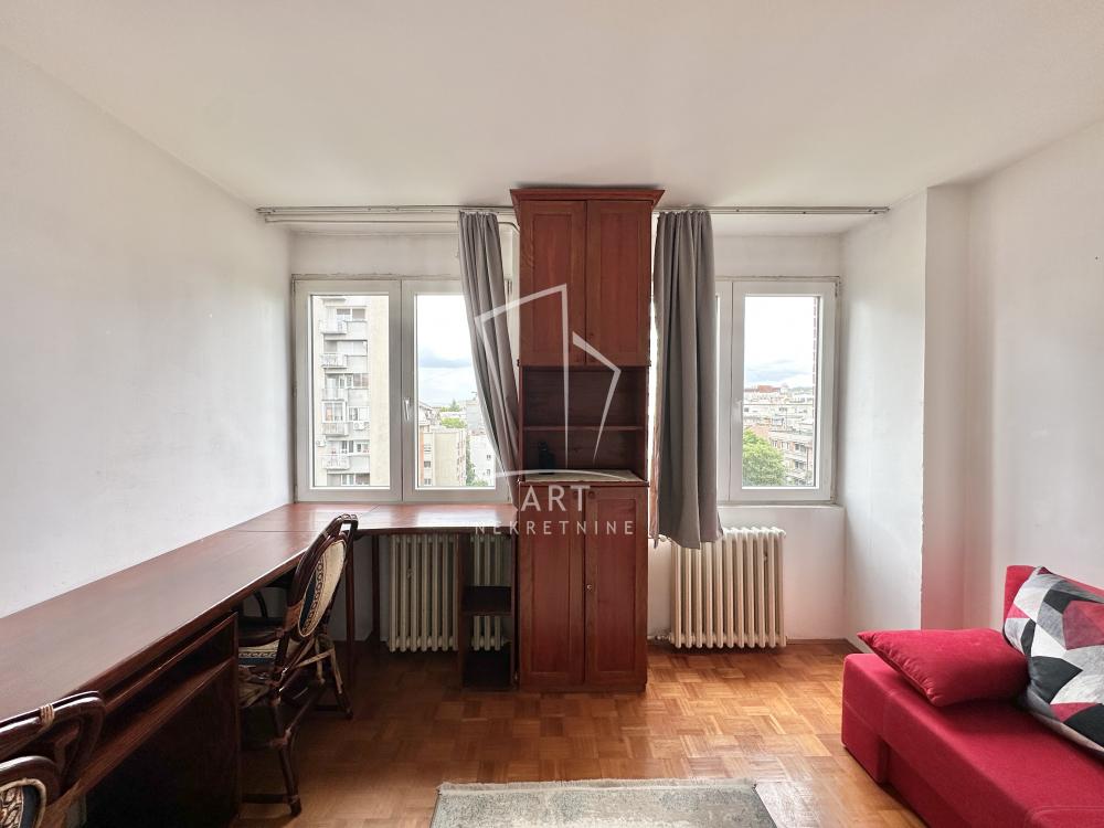 Stan na prodaju u Beogradu, Kalenić pijaca, cetvorosoban, 107m2, cena 450000 evra