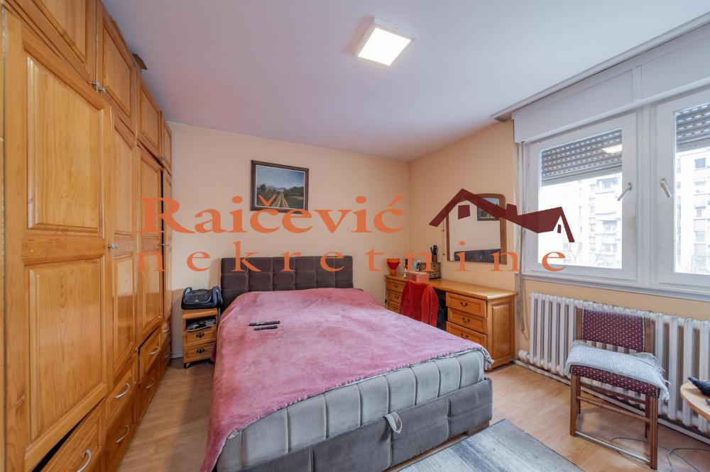 Stan na prodaju u Beogradu, Dorćol, troiposoban, 76m2, cena 350000 evra