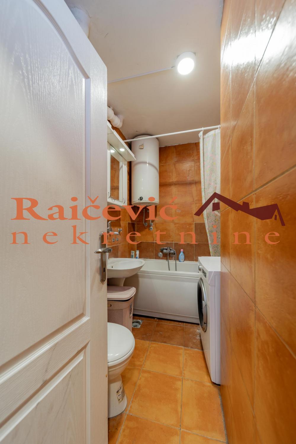 Stan na prodaju u Beogradu, Dorćol, troiposoban, 76m2, cena 350000 evra