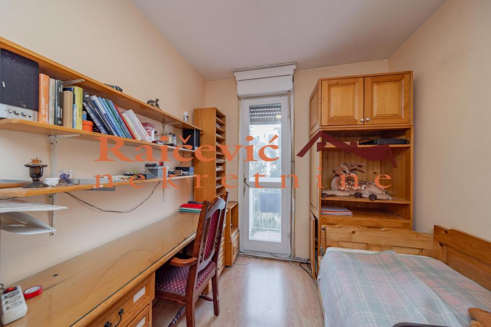 Stan na prodaju u Beogradu, Dorćol, troiposoban, 76m2, cena 350000 evra