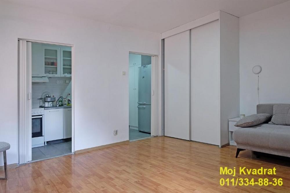 Stan na prodaju u Beogradu, Bežanijska kosa, jednoiposoban, 37m2, cena 135000 evra