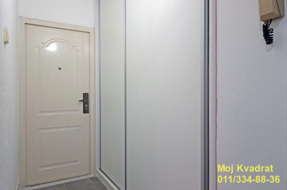 Stan na prodaju u Beogradu, Bežanijska kosa, jednoiposoban, 37m2, cena 135000 evra