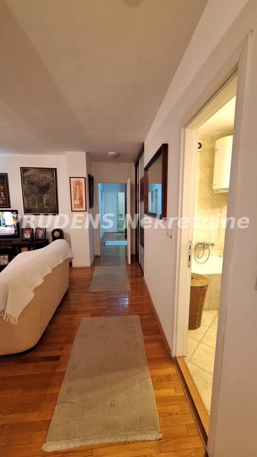 Stan na prodaju u Beogradu, Crveni Krst, cetvorosoban, 109m2, cena 390000 evra