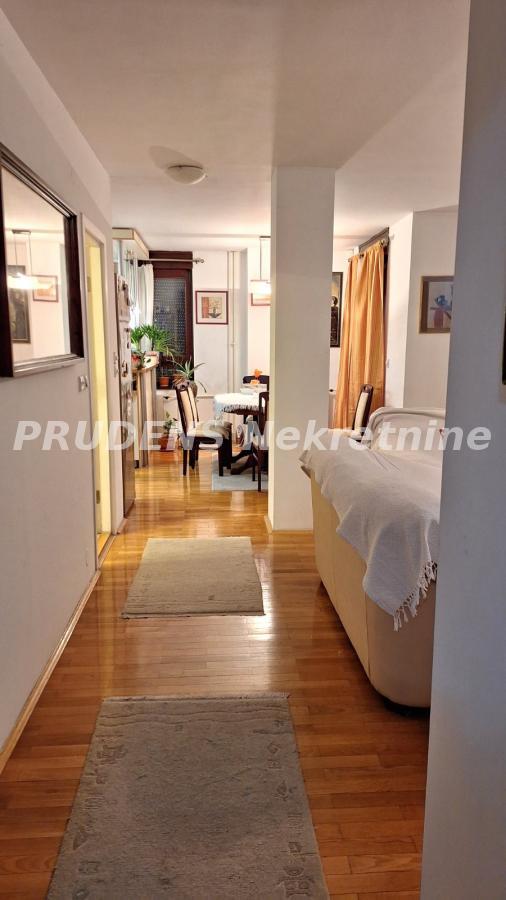 Stan na prodaju u Beogradu, Crveni Krst, cetvorosoban, 109m2, cena 390000 evra