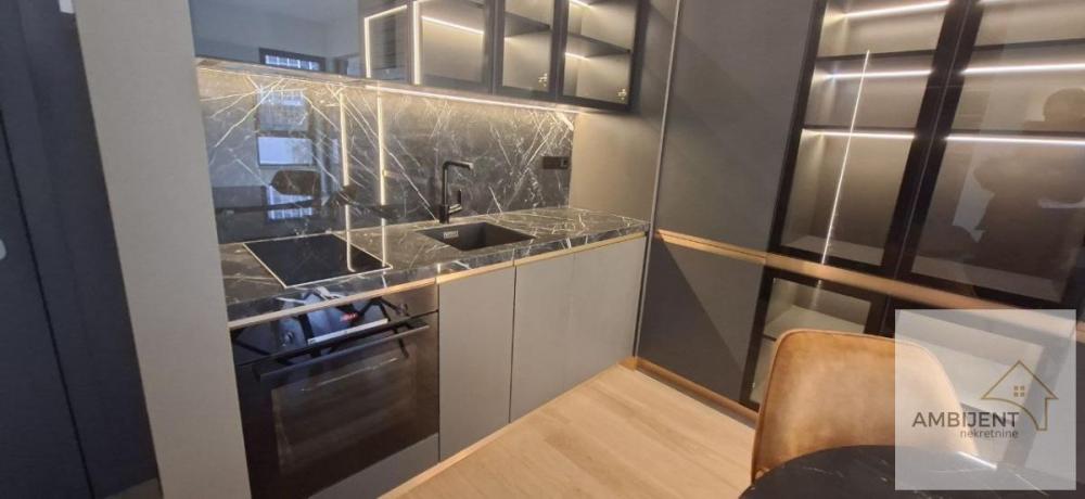 Stan na prodaju u Beogradu, Savski venac, jednoiposoban, 55m2, cena 289000 evra