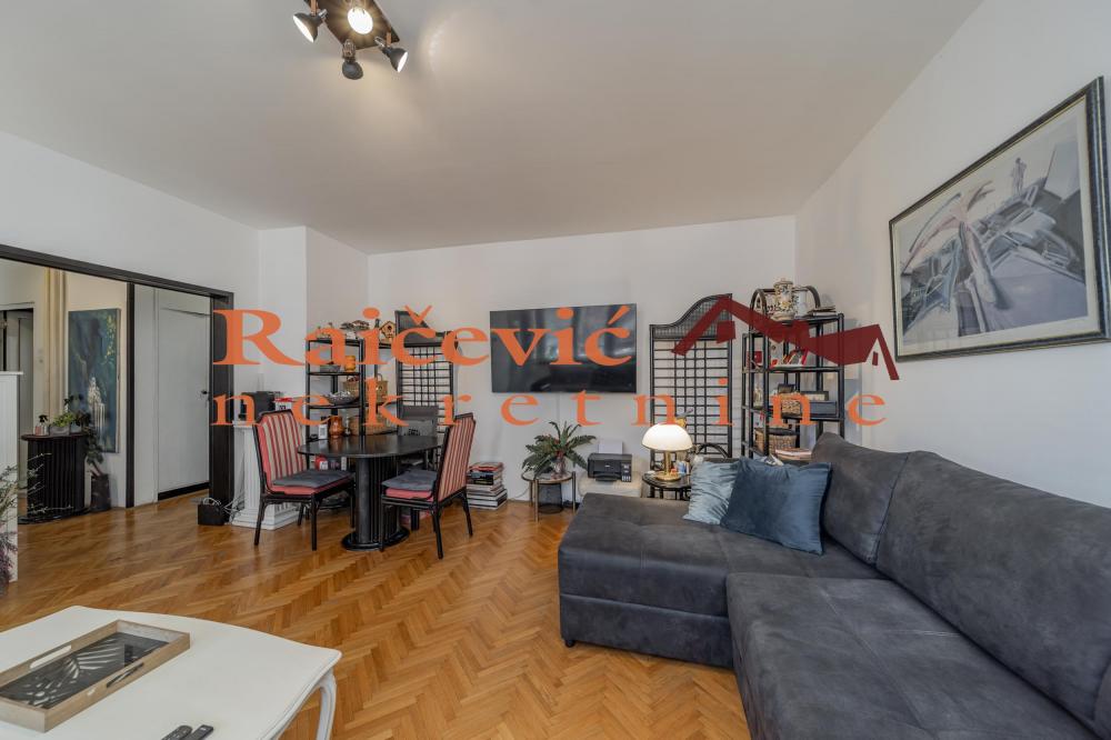 Stan na prodaju u Beogradu, Lion, troiposoban, 106m2, cena 340000 evra