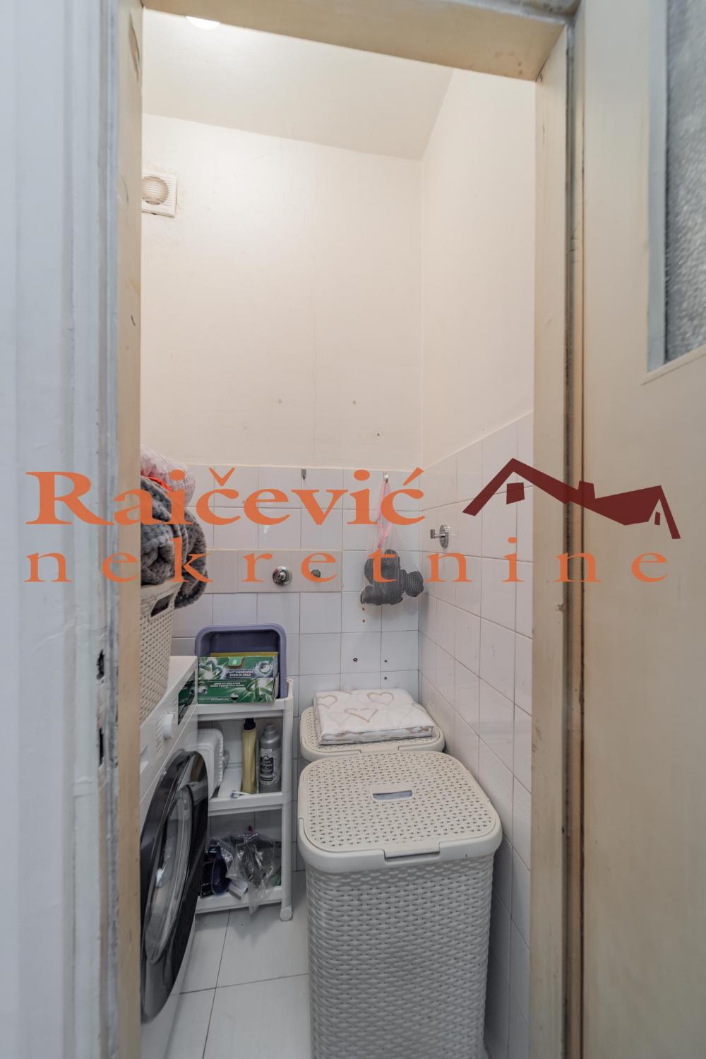 Stan na prodaju u Beogradu, Lion, troiposoban, 106m2, cena 340000 evra