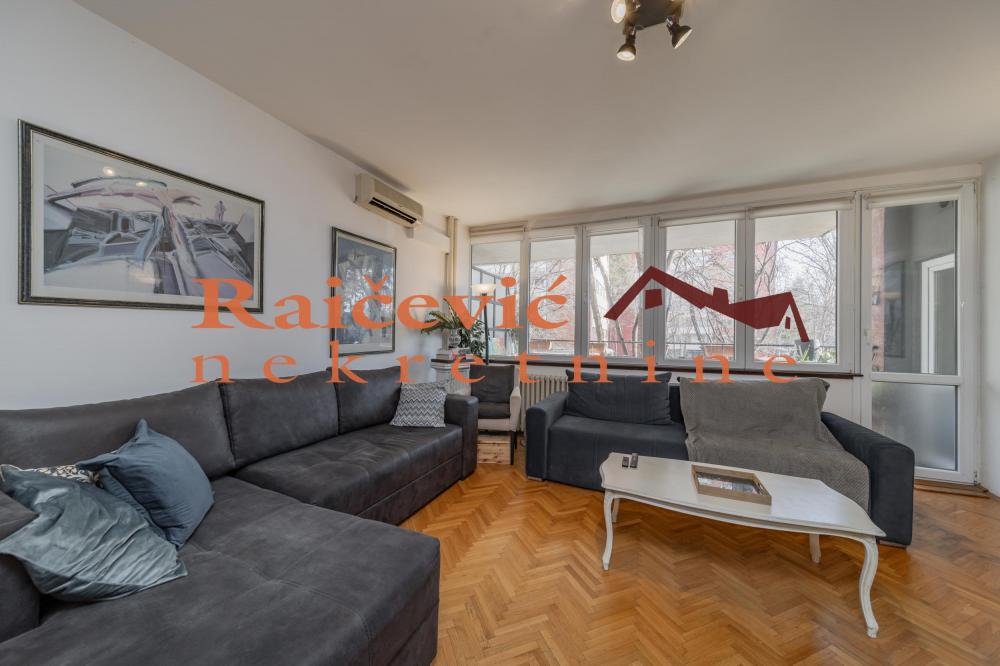 Stan na prodaju u Beogradu, Lion, troiposoban, 106m2, cena 340000 evra