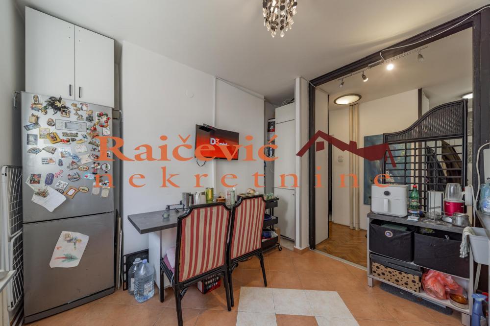 Stan na prodaju u Beogradu, Lion, troiposoban, 106m2, cena 340000 evra