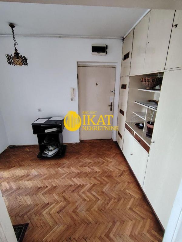 Stan na prodaju u Beogradu, Vračar, trosoban, 73m2, cena 277200 evra