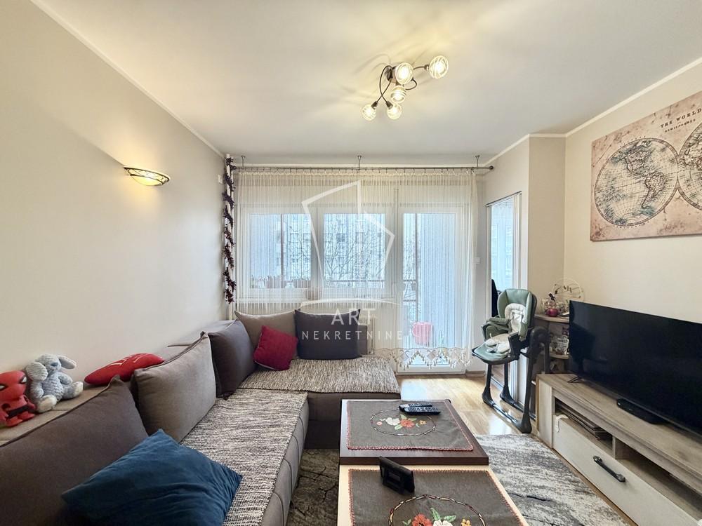 Stan na prodaju u Beogradu, Čukarica, dvoiposoban, 49m2, cena 159900 evra