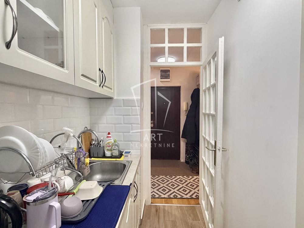 Stan na prodaju u Beogradu, Čukarica, dvoiposoban, 49m2, cena 159900 evra