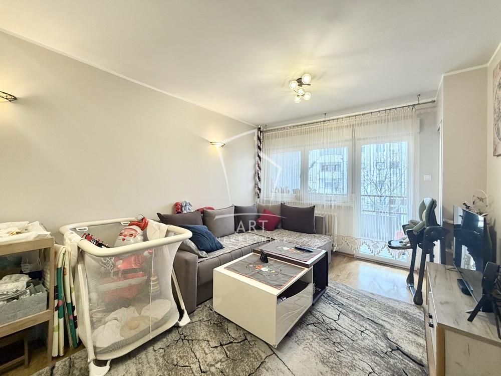 Stan na prodaju u Beogradu, Čukarica, dvoiposoban, 49m2, cena 159900 evra