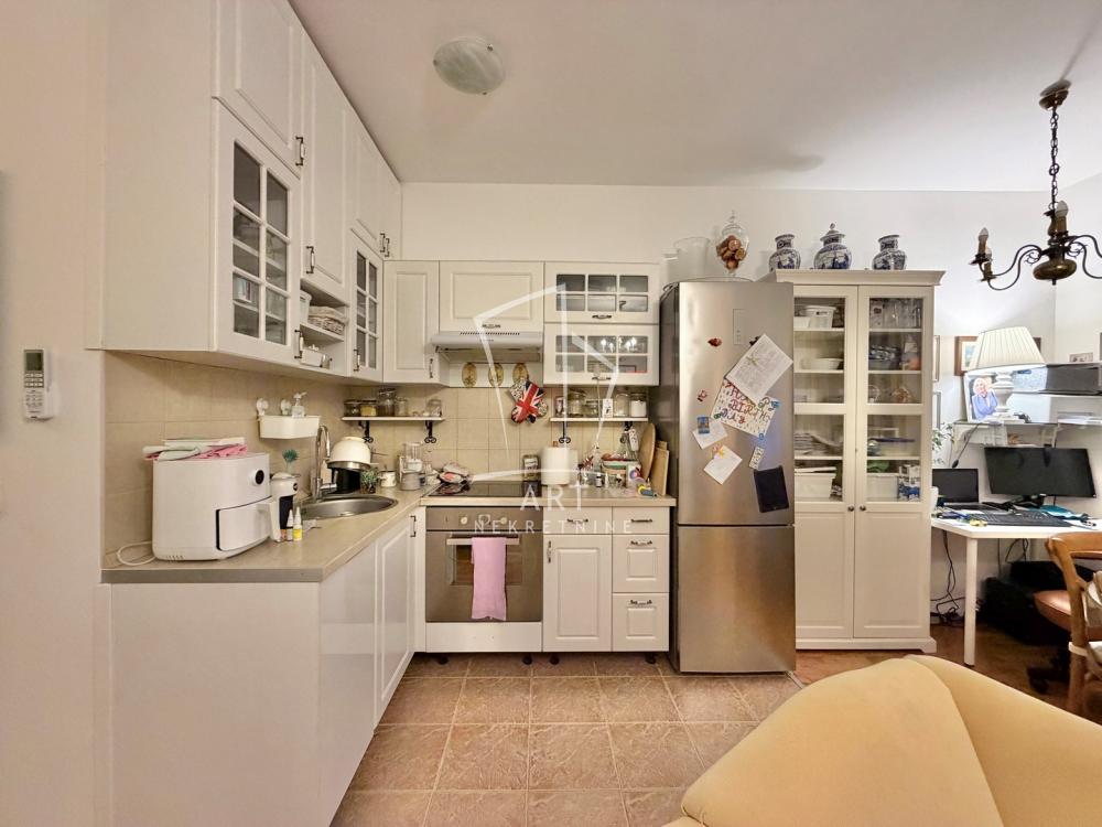 Stan na prodaju u Beogradu, Miljakovac, dvosoban, 49m2, cena 140000 evra