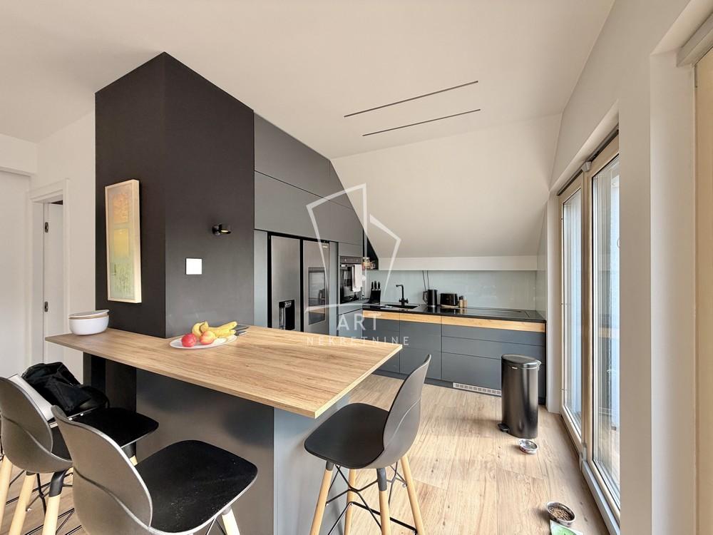 Stan na prodaju u Beogradu, Banovo brdo, troiposoban, 127m2, cena 398000 evra