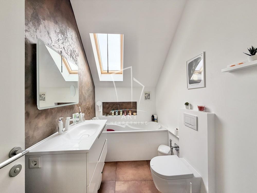 Stan na prodaju u Beogradu, Banovo brdo, troiposoban, 127m2, cena 398000 evra