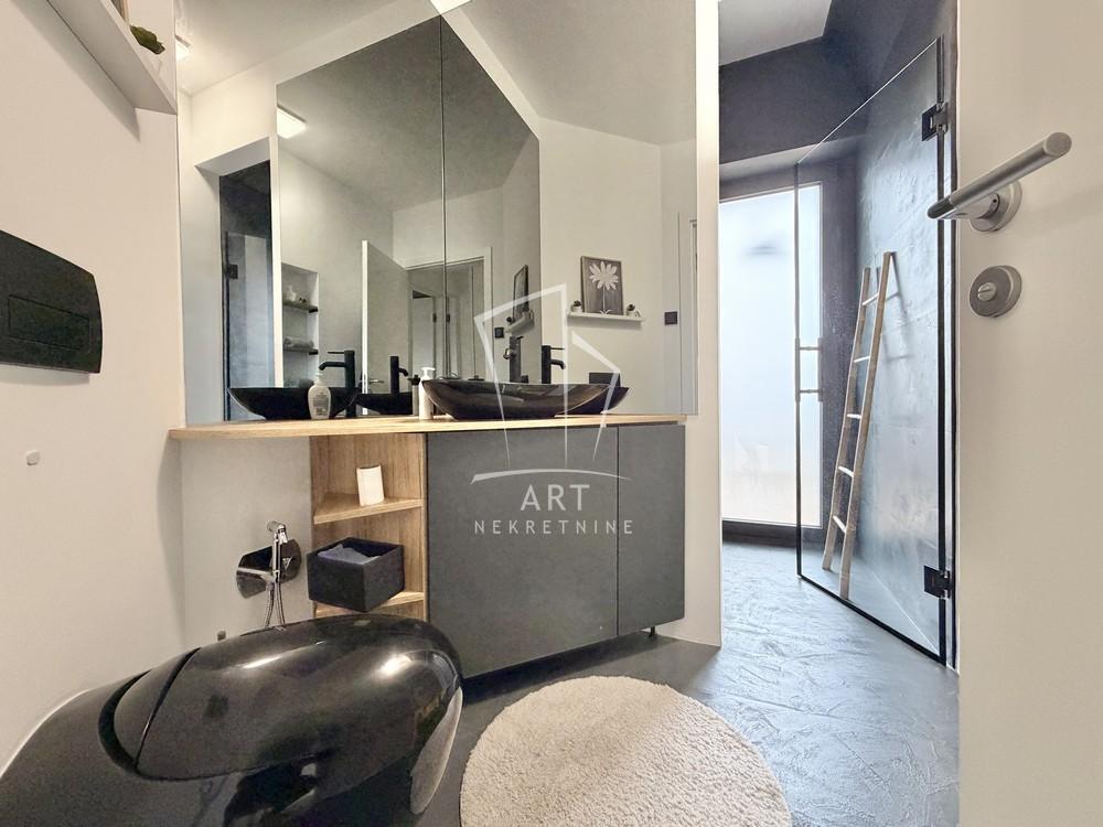 Stan na prodaju u Beogradu, Banovo brdo, troiposoban, 127m2, cena 398000 evra