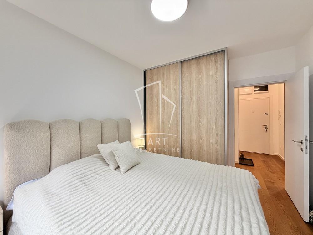 Stan na prodaju u Beogradu, Višnjička banja, dvosoban, 46m2, cena 204000 evra