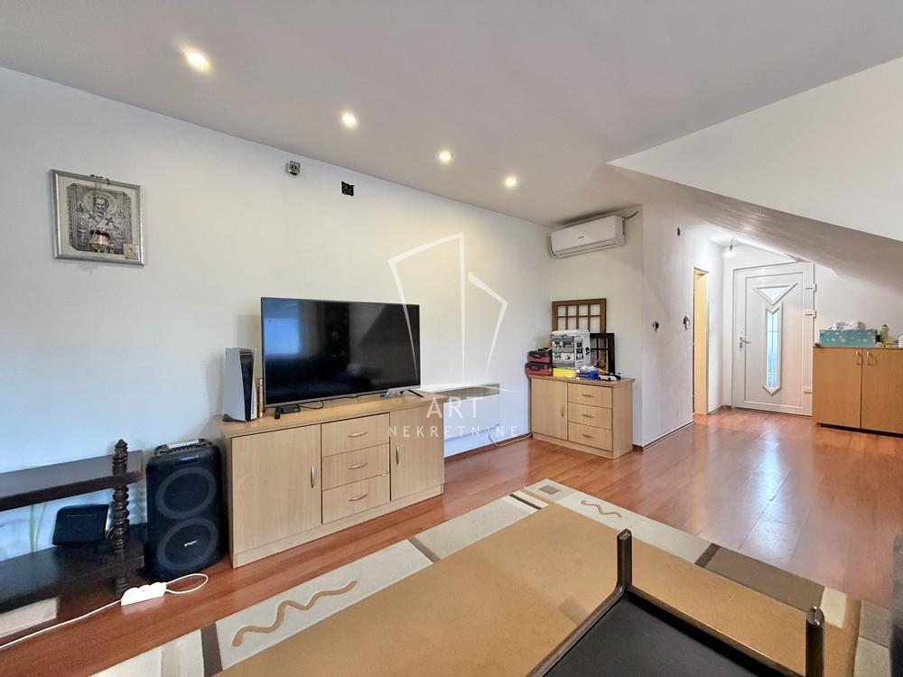 Stan na prodaju u Beogradu, Bogoslovija, trosoban, 68m2, cena 230000 evra