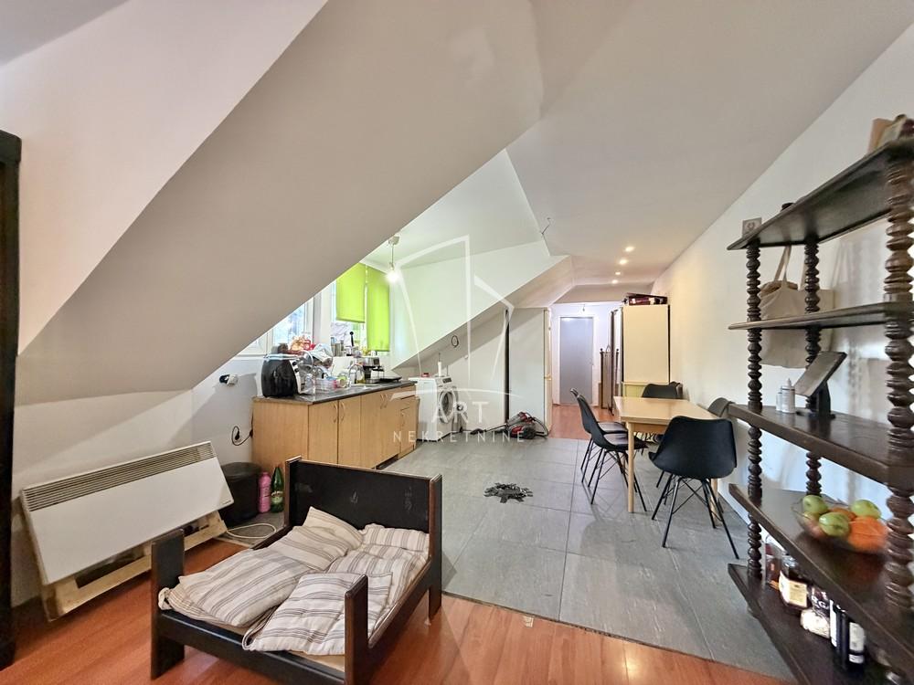 Stan na prodaju u Beogradu, Bogoslovija, trosoban, 68m2, cena 230000 evra