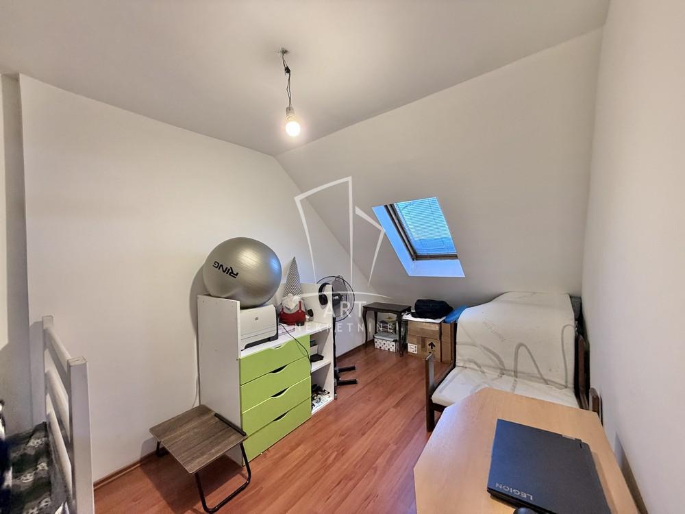 Stan na prodaju u Beogradu, Bogoslovija, trosoban, 68m2, cena 230000 evra