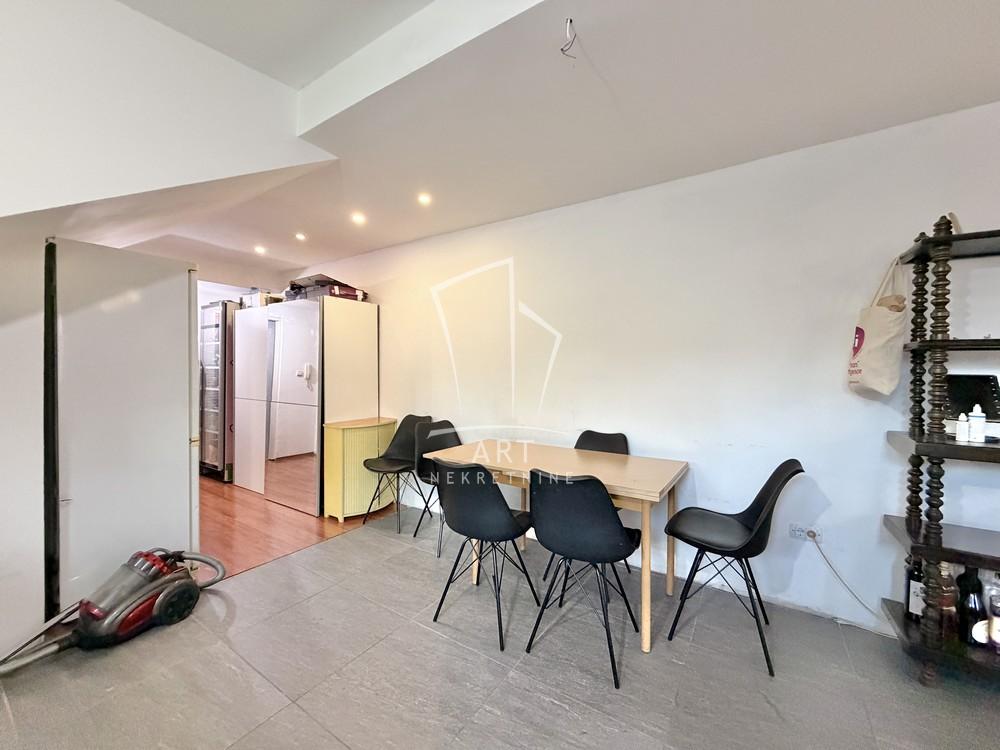 Stan na prodaju u Beogradu, Bogoslovija, trosoban, 68m2, cena 230000 evra